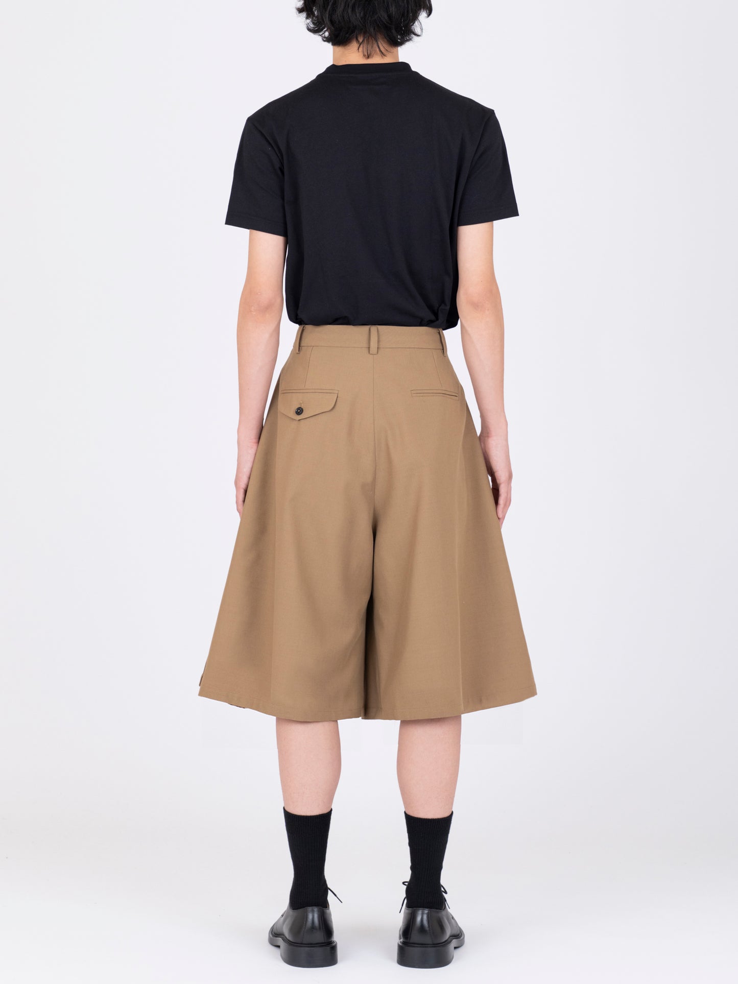 Gabardine Irregular Pleated Shorts