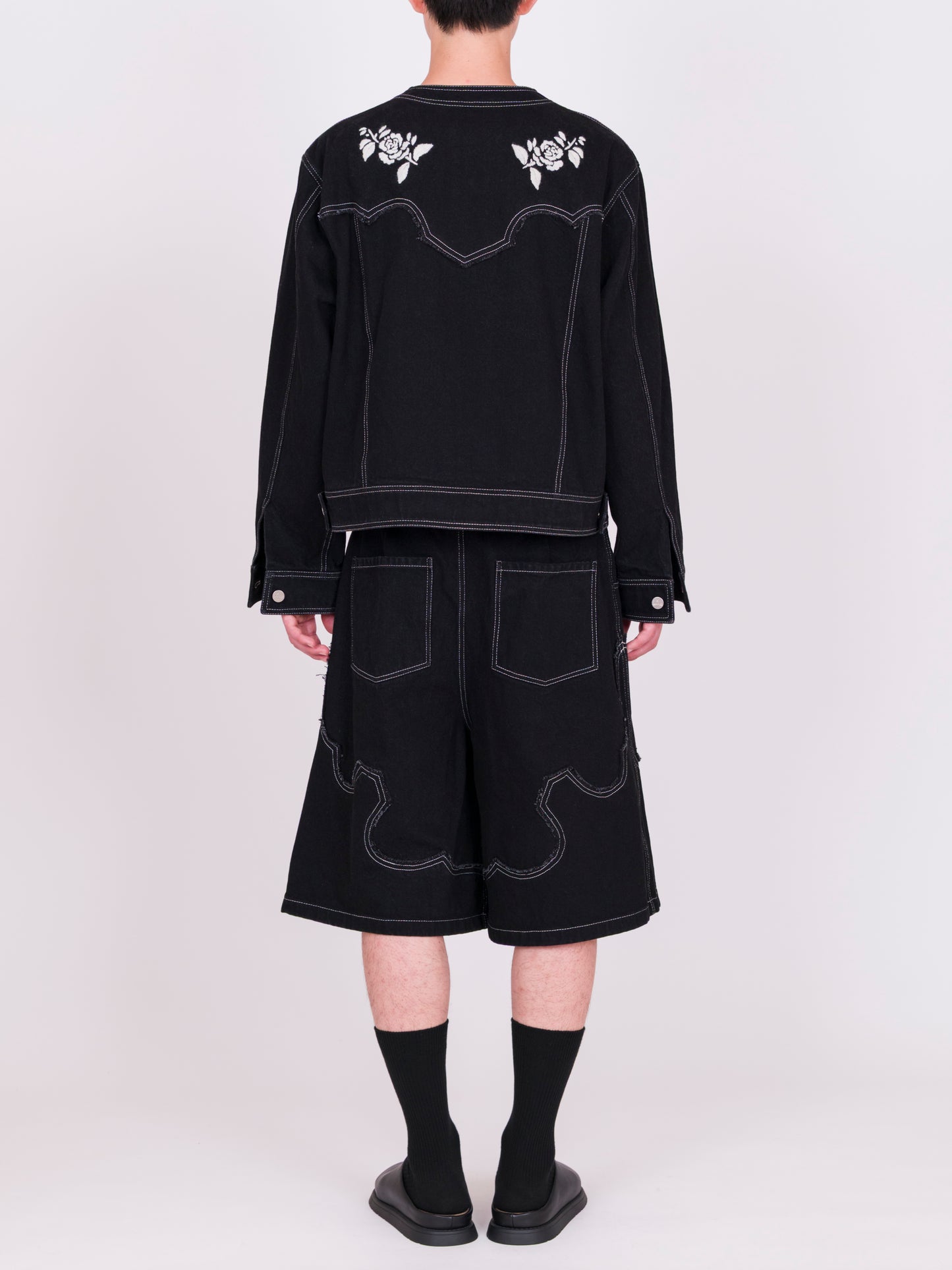 手工刺绣牛仔夹克