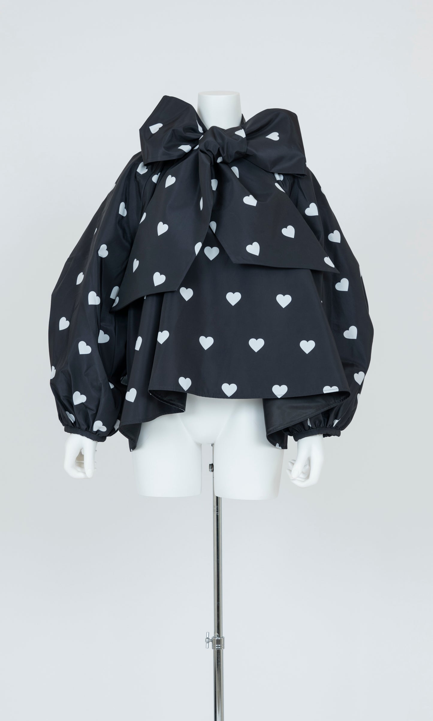 Heart Pattern Ribbon Collar Top