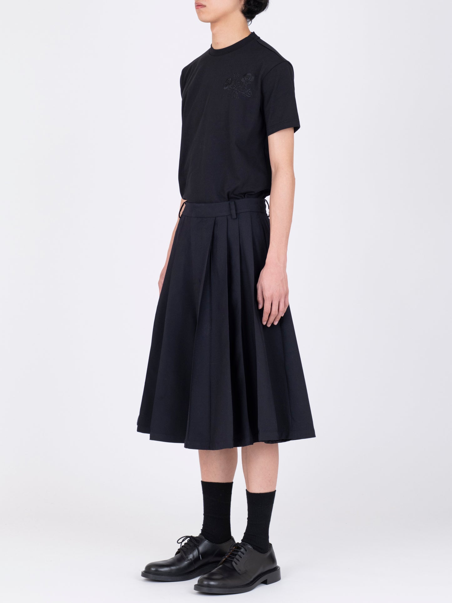 Gabardine Irregular Pleated Shorts