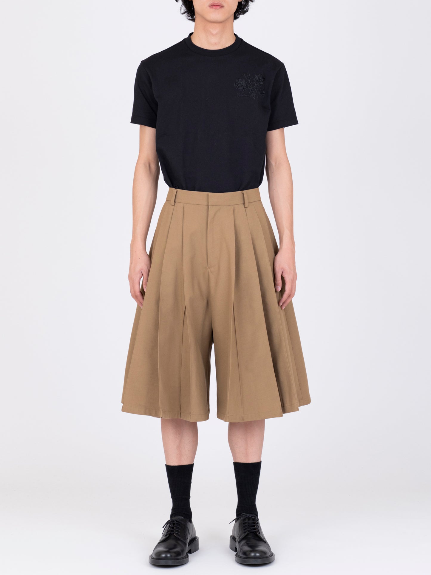 Gabardine Irregular Pleated Shorts
