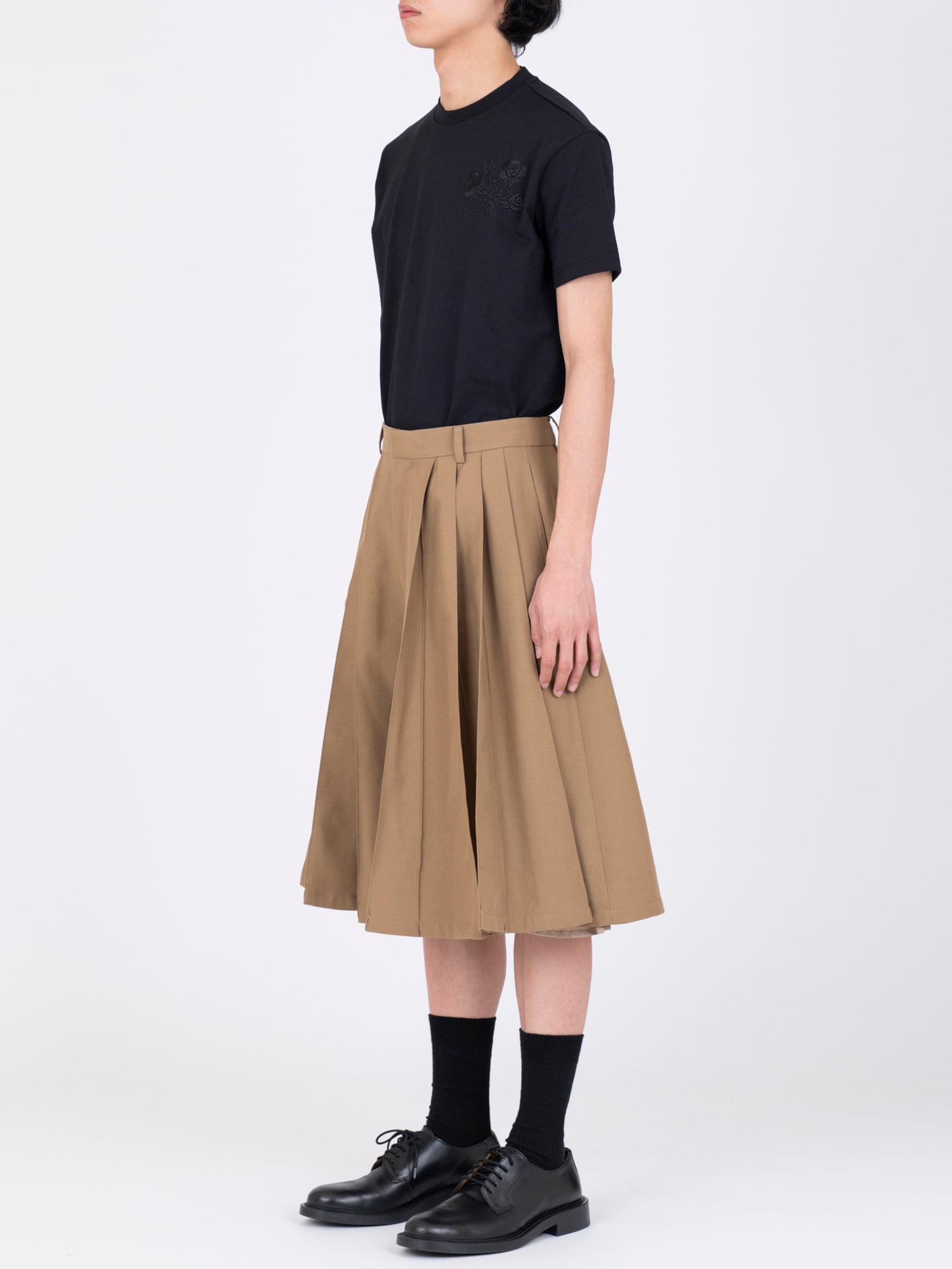 Gabardine Irregular Pleated Shorts