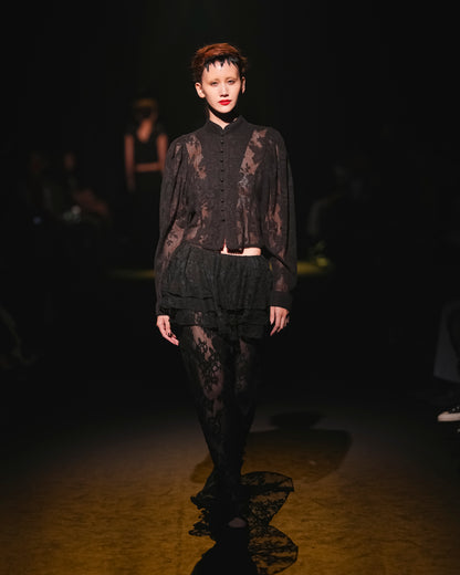 Embroidered Lace  Col Montant Top