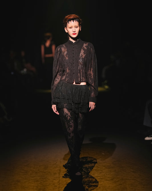 Embroidered Lace  Col Montant Top